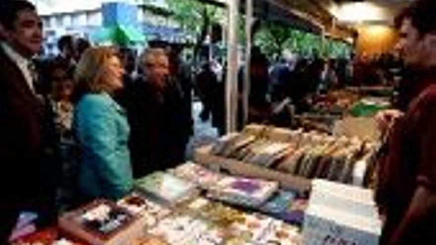 La feria del libro apuesta por la promoción de las letras extremeñas