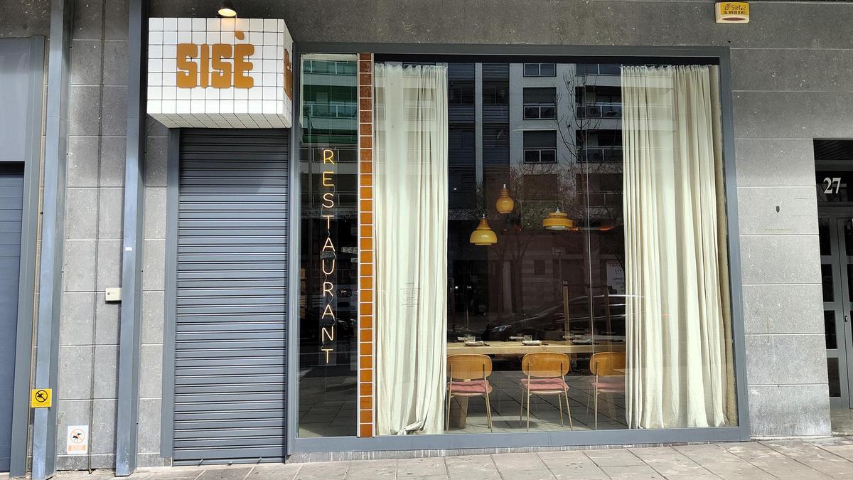 La entrada del restaurante Sisè.