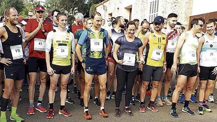 Momento de la salida en la Mitja MaratÃ³ de s&#039;Alqueria Blanca.