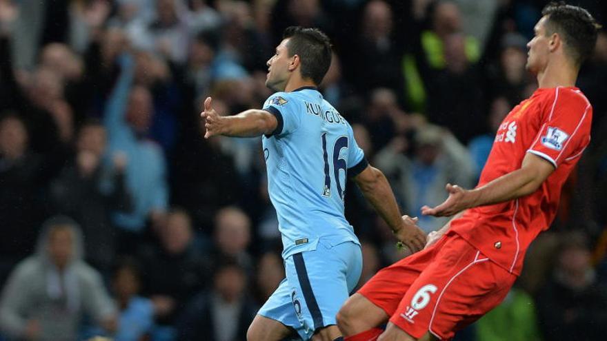 Agüero celebra su gol ante el Liverpool.