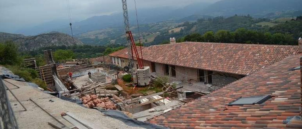 La construcción del hotel de lujo en Cofiño.