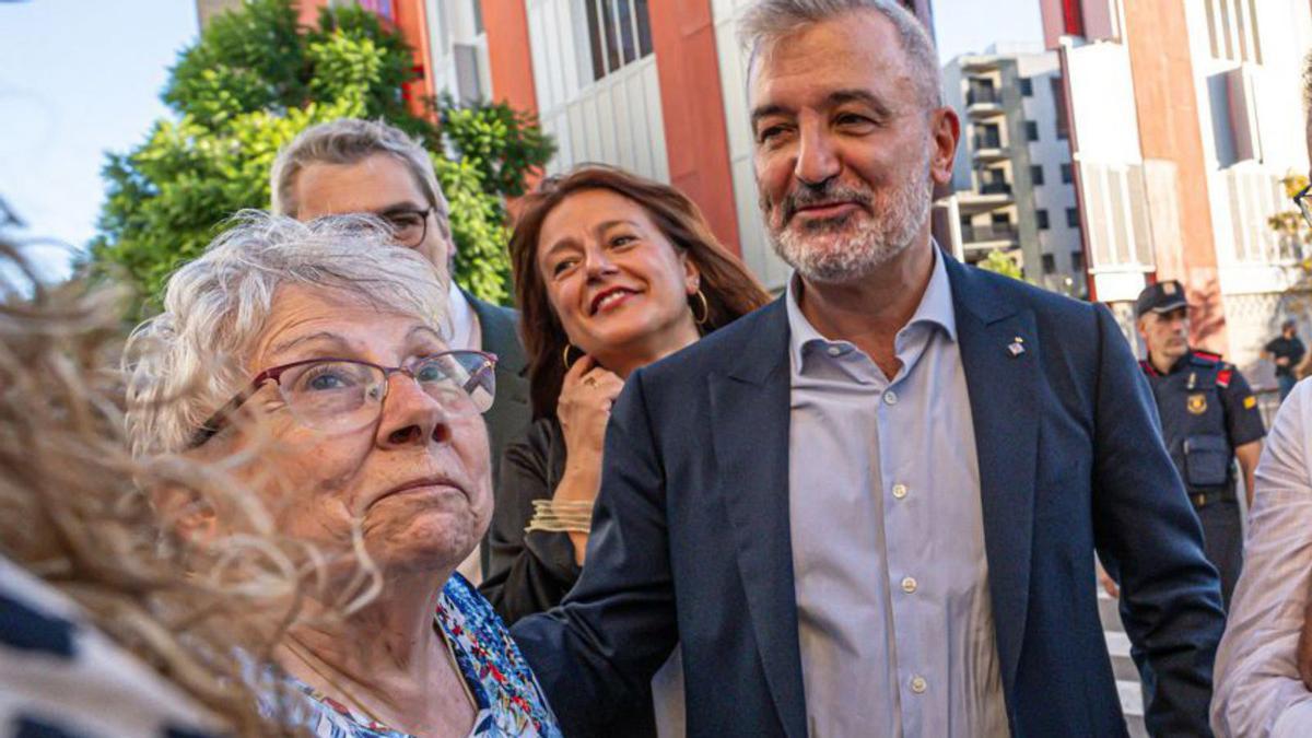 Jaume Collboni i Laia Bonet, en una visita a una promoció de vivenda pública a Barcelona. | MANU MITRU Jaume Collboni i Laia Bonet, en una visita a una promoció de vivenda pública a Barcelona. | MANU MITRU