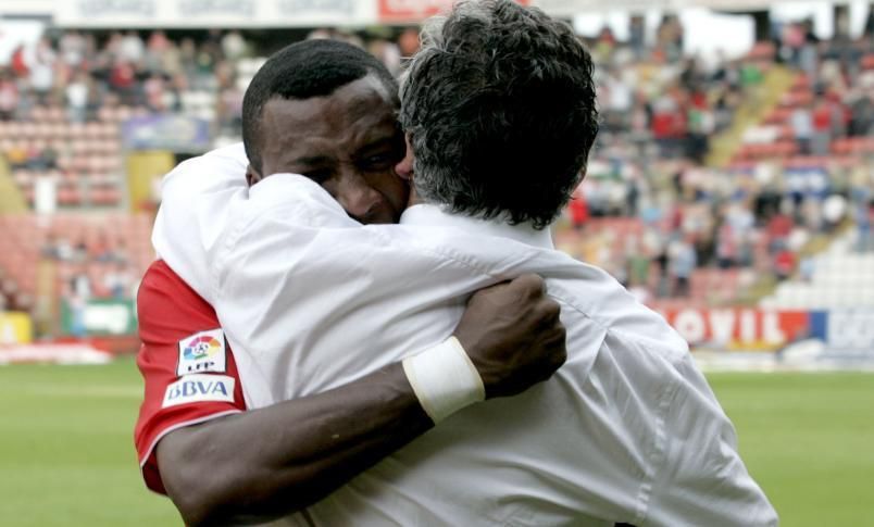 Congo se abraza a Preciado tras marcar al Numancia. | M. L. / M. M.