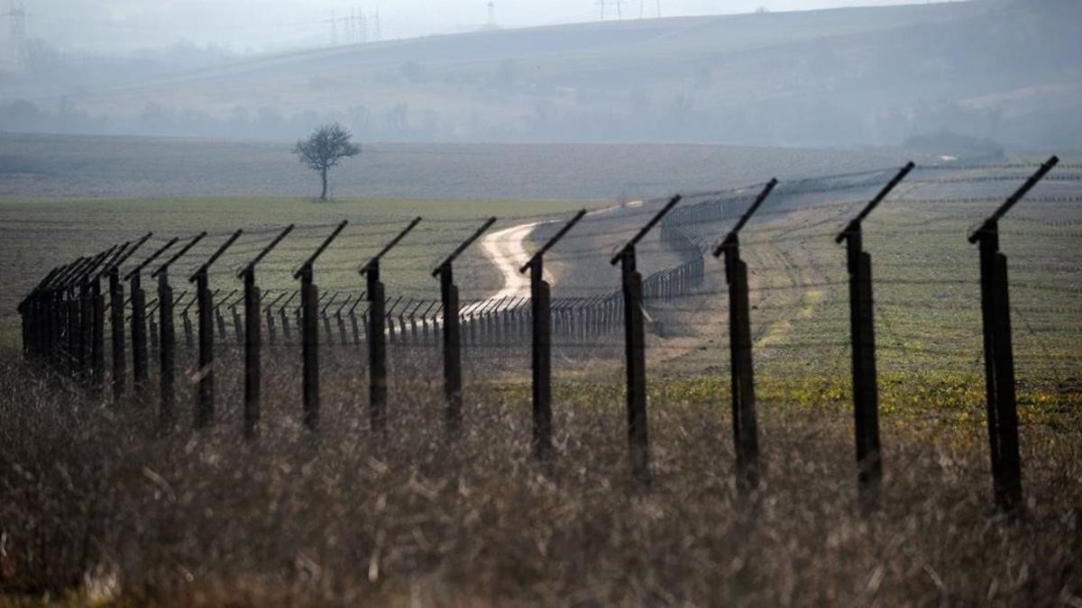 Alambrada entre la forntera de Bulgaria y Turquía.