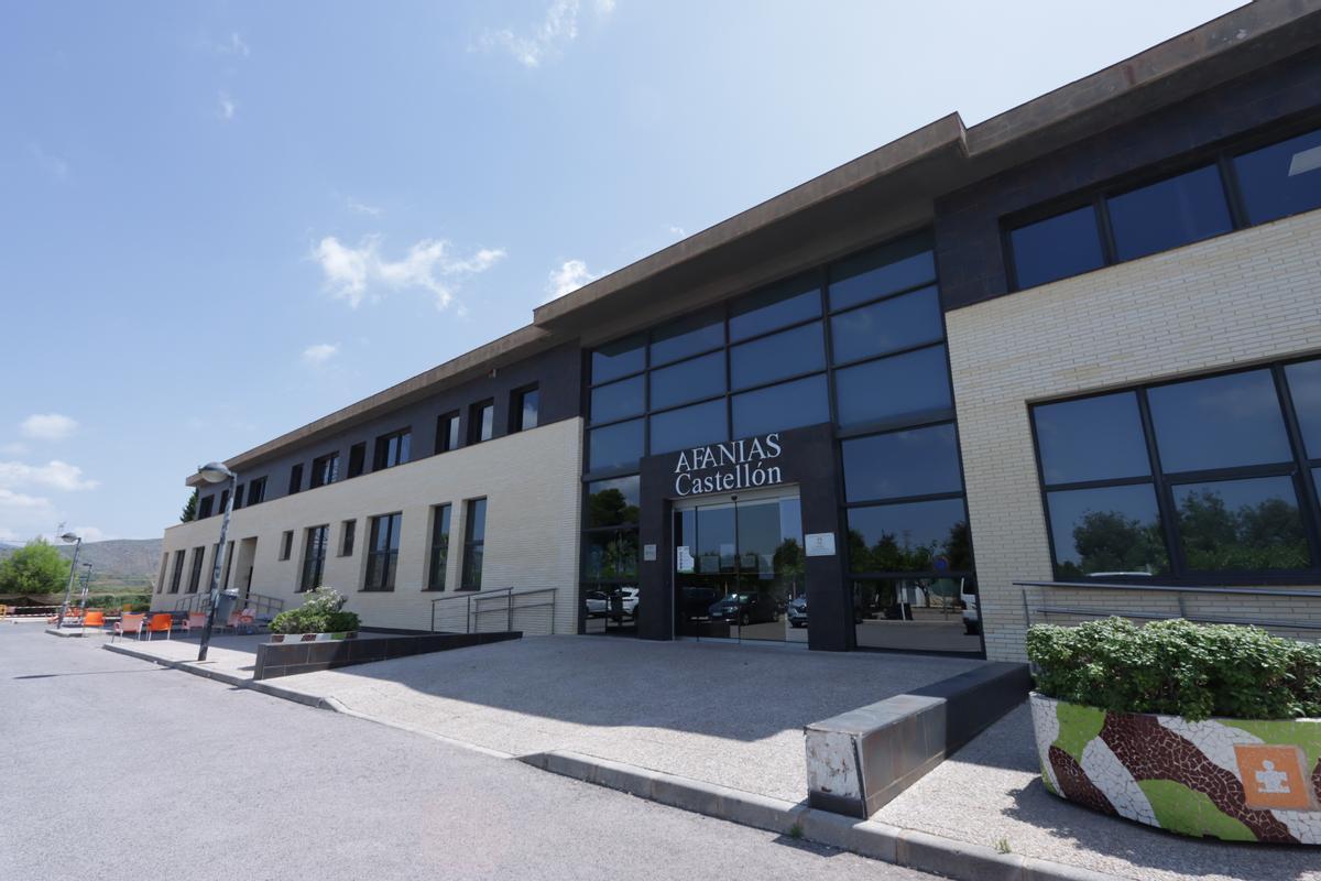 Exterior de la asociación Afanias de Castellón.