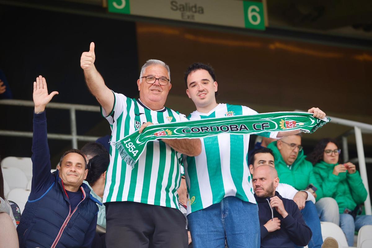 Córdoba CF-Granada | Las imágenes de la afición en El Arcángel