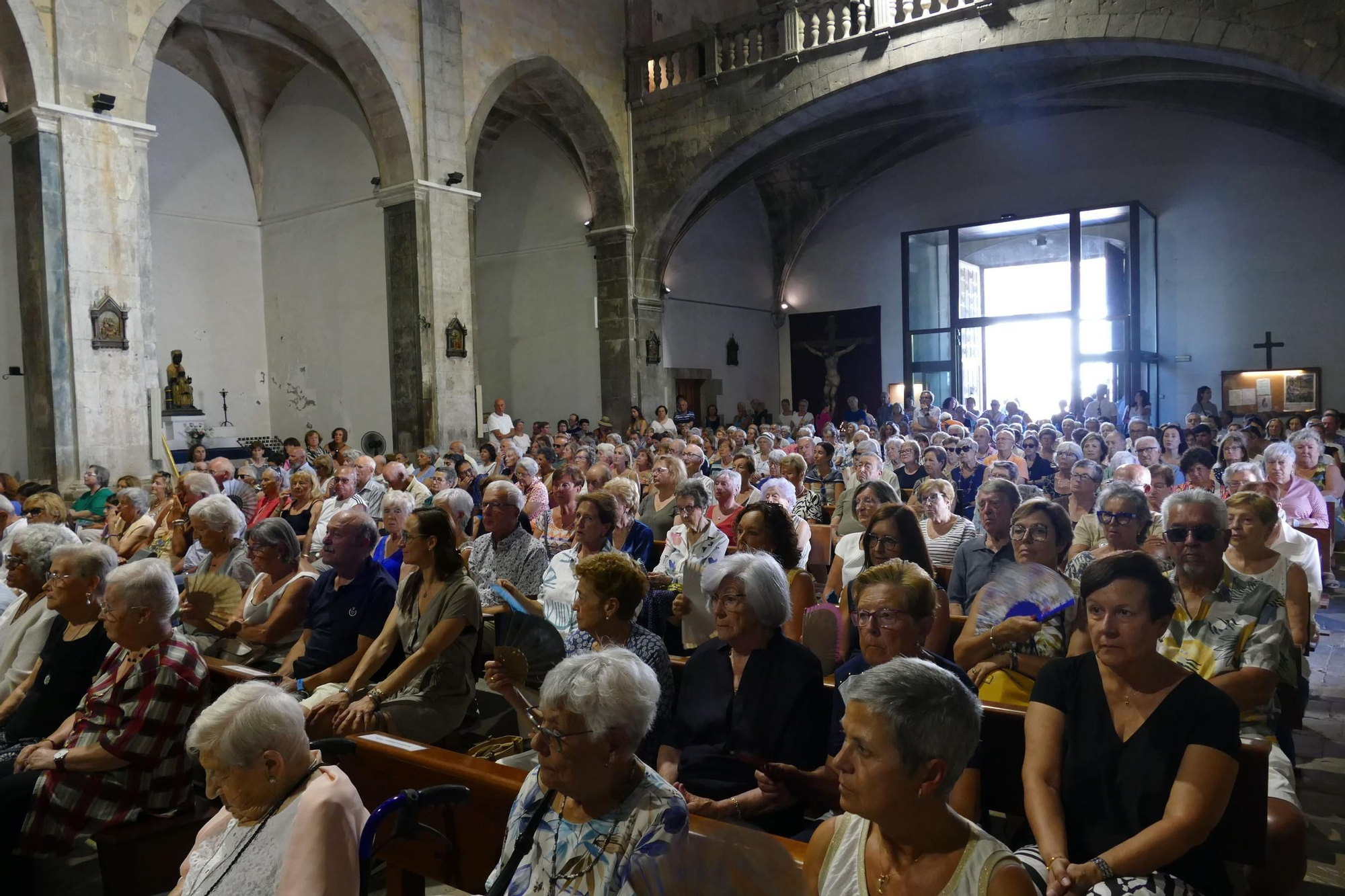 L'Escala commemora la Festa del Carme amb un sentit homenatge a les persones grans i a les seves arrels marineres