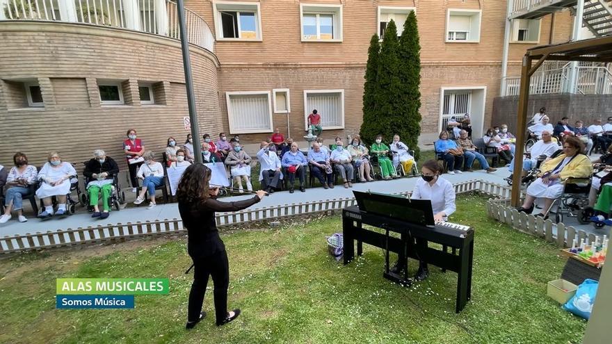 Teva premia a la Asociación Somos Música de Zaragoza por su proyecto 'Alas Musicales'.