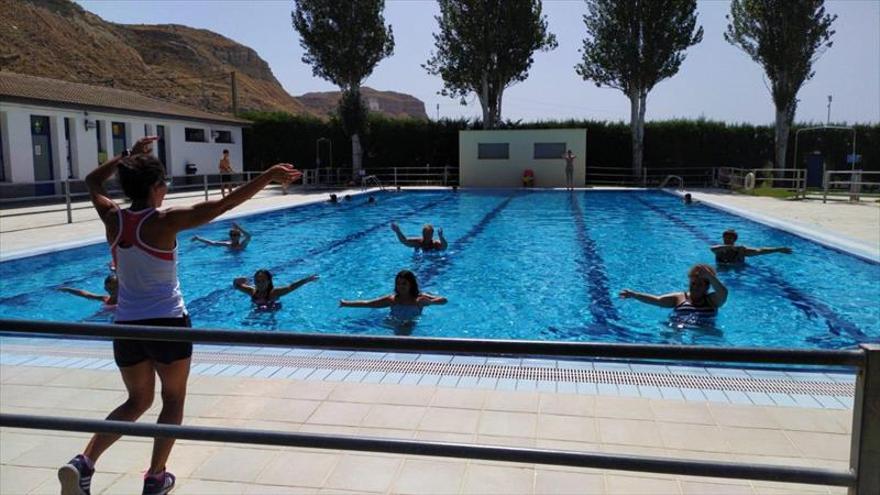 La apertura de las piscinas alegra el verano a los vecninos