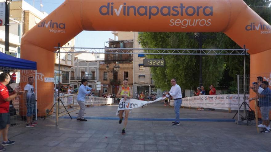 Luis Félix logra su cuarta victoria en Burjassot.