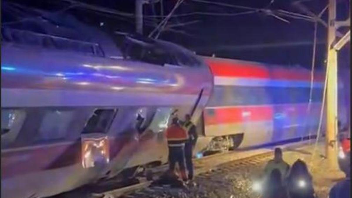 Varios heridos y víctimas mortales en el descarrilamiento de dos trenes en Adamuz (Córdoba)
