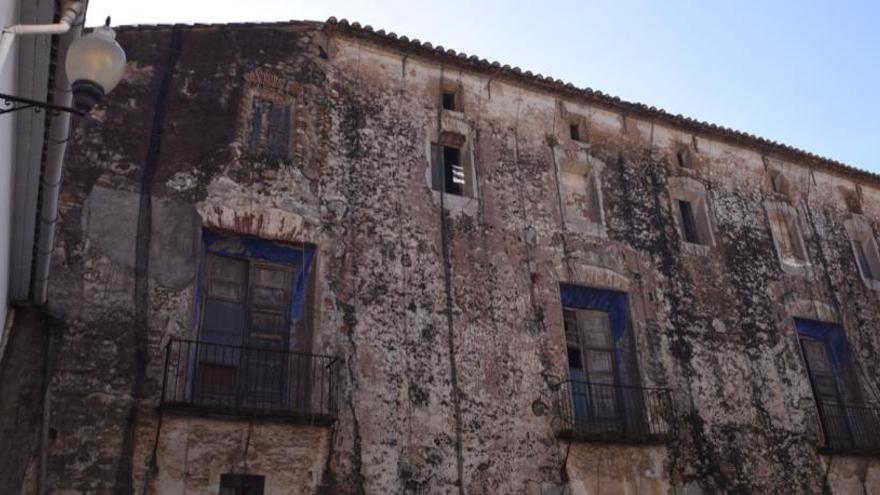 Quartell insistirá en la urgencia de restaurar su «ruinoso» palacio