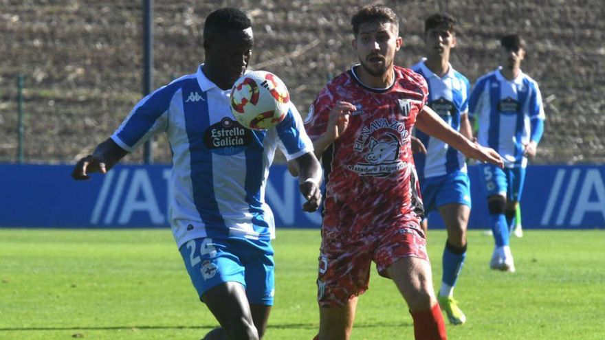 Bil Nsongo durante un partido ante el Guijuelo. | Carlos Pardellas