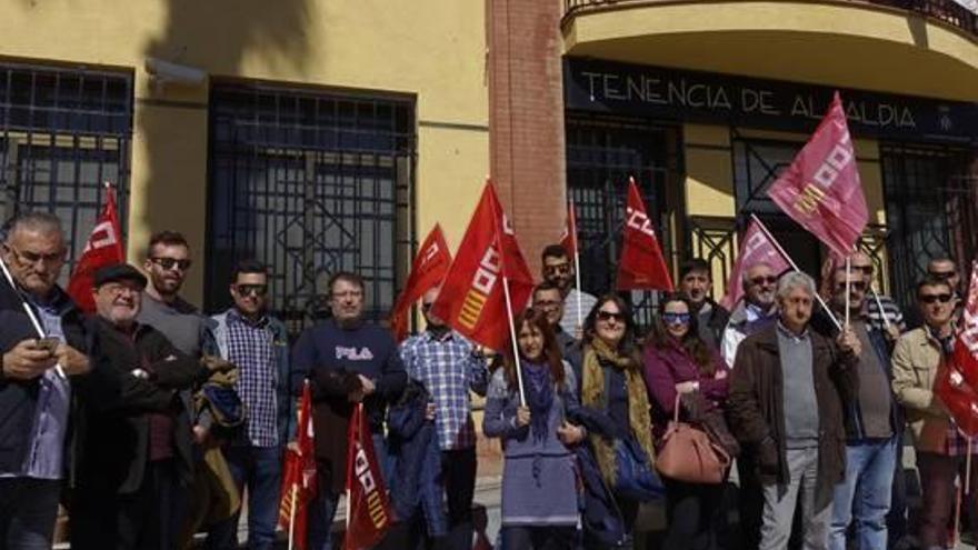 Protesta de CC OO en la Tenencia de Alcaldía del Port.