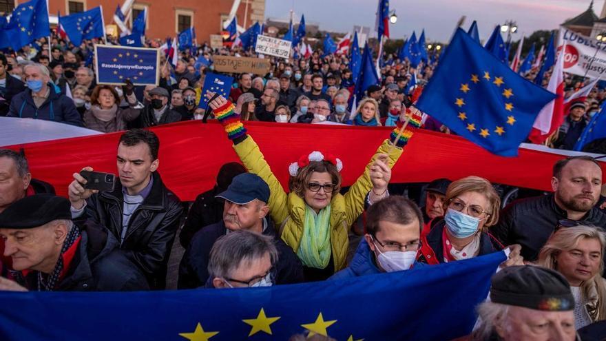 La oposición europeísta polaca exhibe su “marcha del millón” a 15 días de las elecciones
