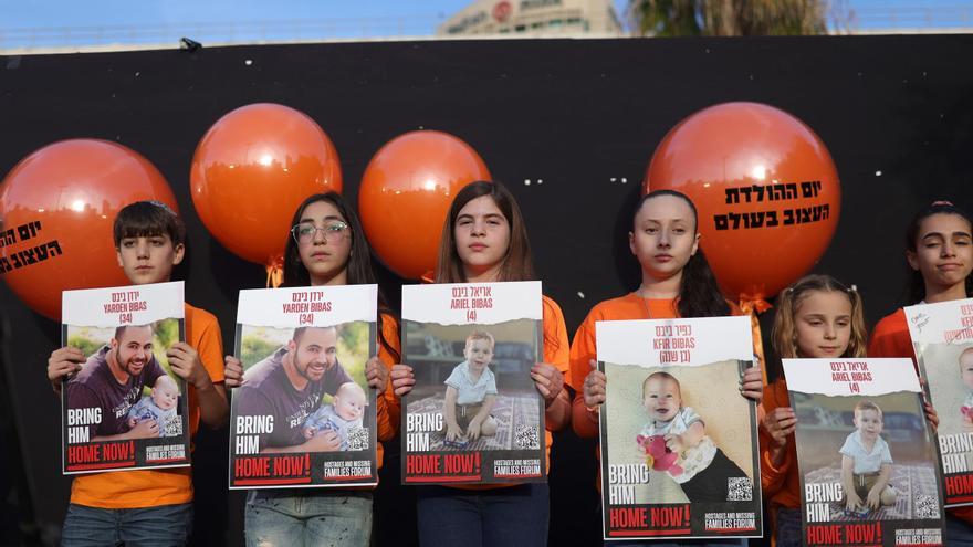 イスラエル、ガザ地区最年少の人質の「世界で最も悲しい誕生日」を祝う