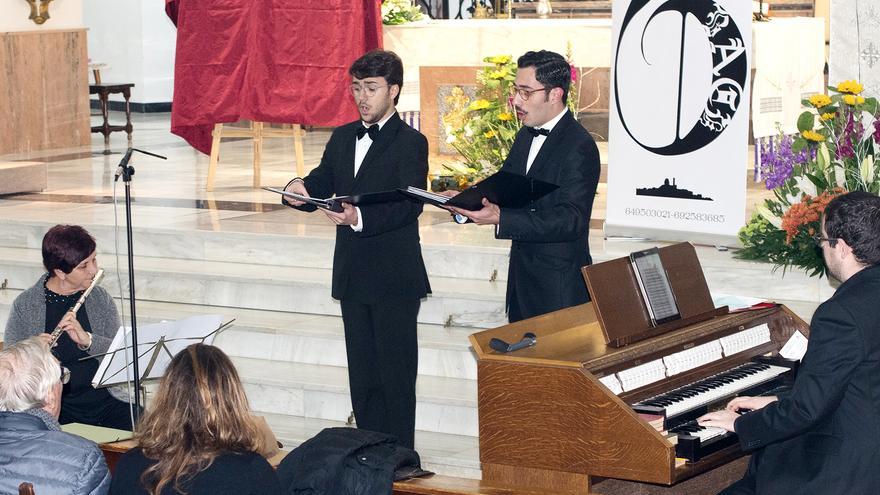 El alteano Dúo Bach cumple su décimo año cantando música sacra