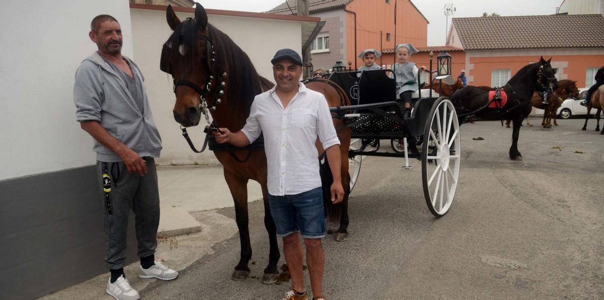 Uno de los carruajes que desfiló en la Festa do Labrego de Vilariño. |   // NOÉ PARGA