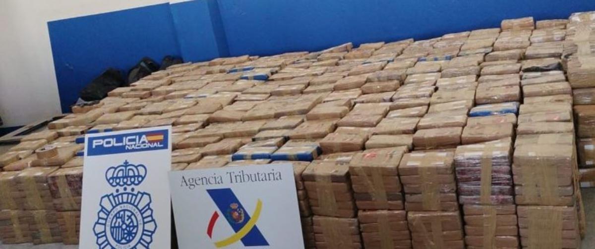 Cargamento de caso 3.300 kilos de cocaína confiscados en la nave de Xirivella.