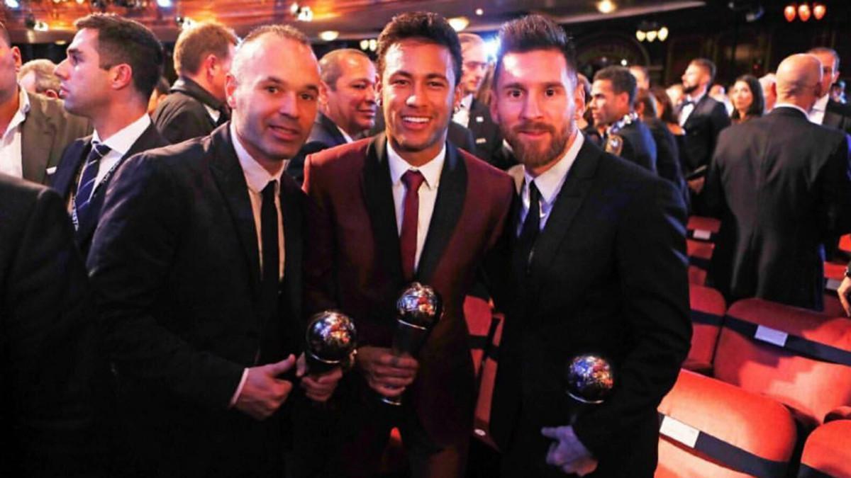 Neymar compartió una foto histórica junto a Iniesta y Messi