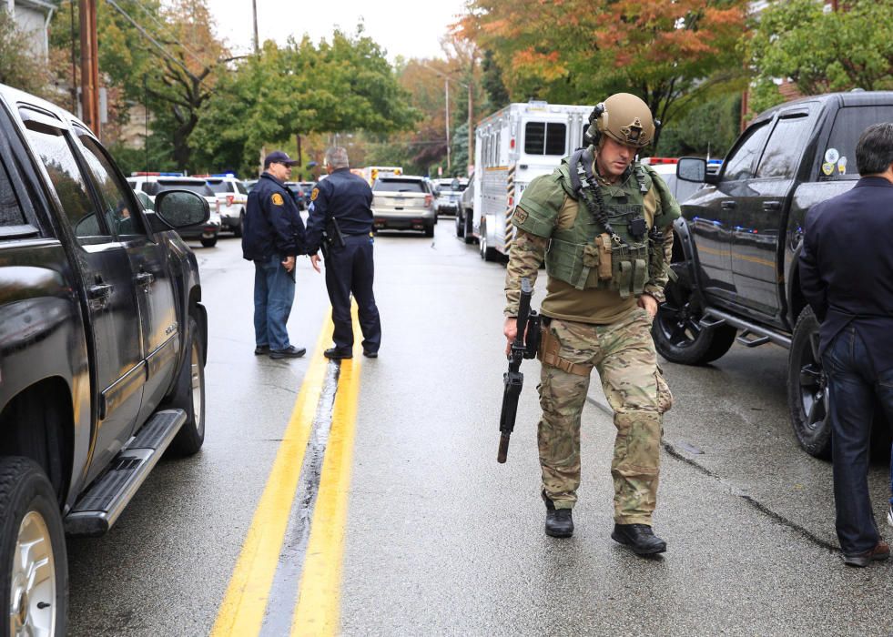 Ocho fallecidos y doce heridos en un tiroteo en una sinagoga de Pittsburgh