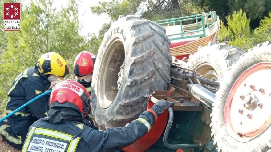 Evacuado en helicóptero tras sufrir un accidente con su tractor en Traiguera