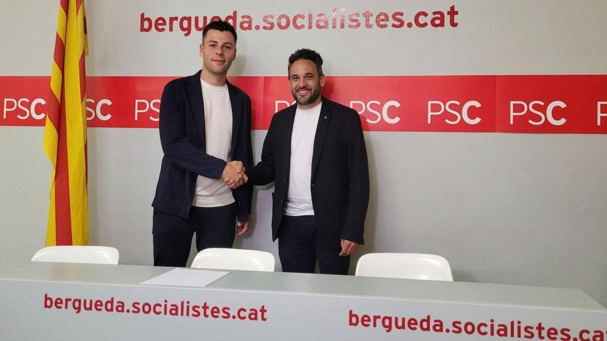 Marc Ortega i Abel Garcia, a la seu del PSC a Berga