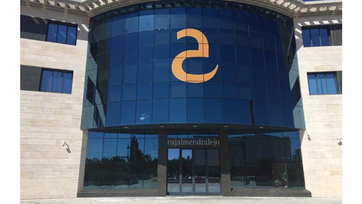 Sede central de Cajalmendralejo.