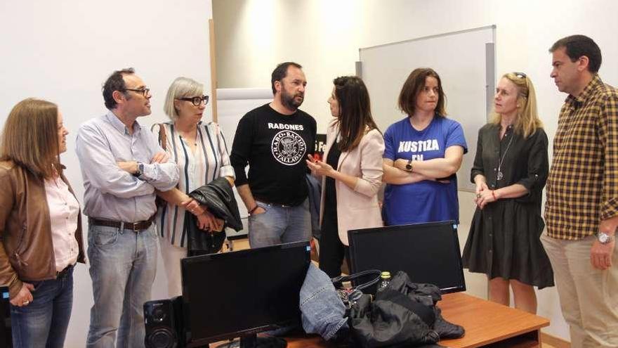 Reunión del comité de huelga, ayer, en Ourense.