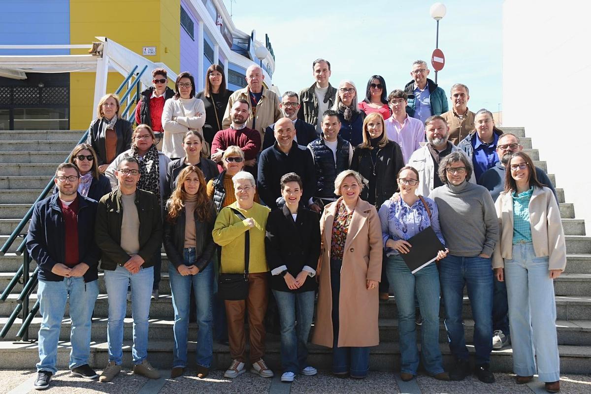 Soraya Vega registra su precandidatura a liderar el PSOE de Extremadura: "Que el partido esté tan vivo es muy buena noticia"