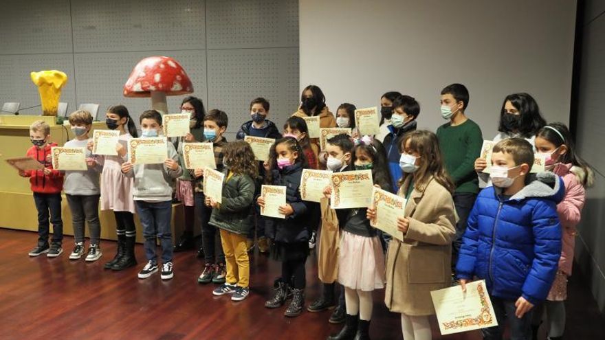 A Cantarela premia a los ganadores del concurso de dibujo | FARO