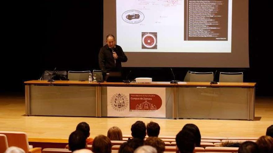 Luis Miguel Mata  aproxima al Museo de la Automoción