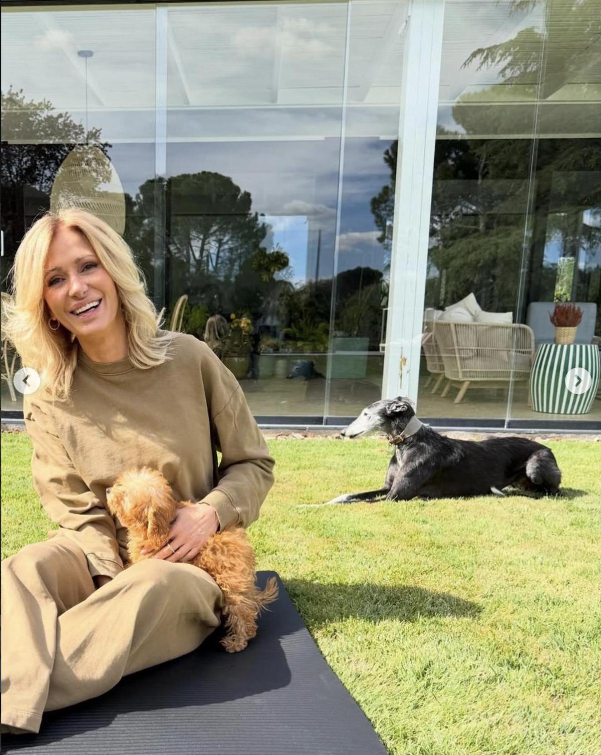 Los grandes ventanales en la casa de Susanna Griso