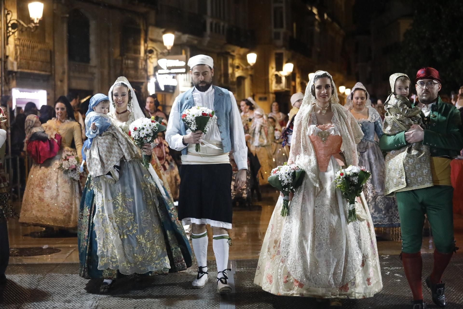 Búscate en el primer día de ofrenda por la calle Quart (entre las 20:00 a las 21:00 horas)