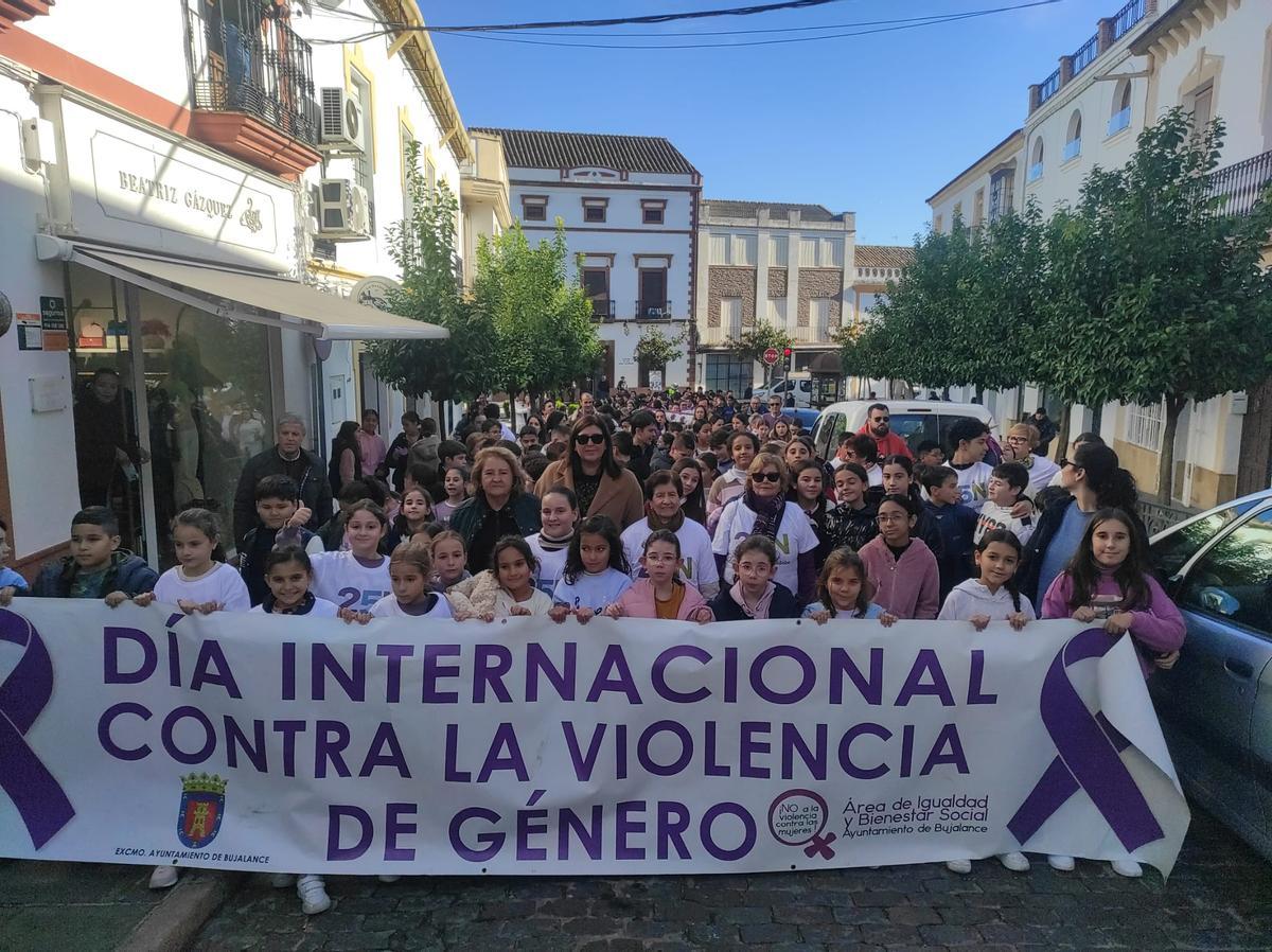 Manifestación contra la violencia de género en Bujalance.