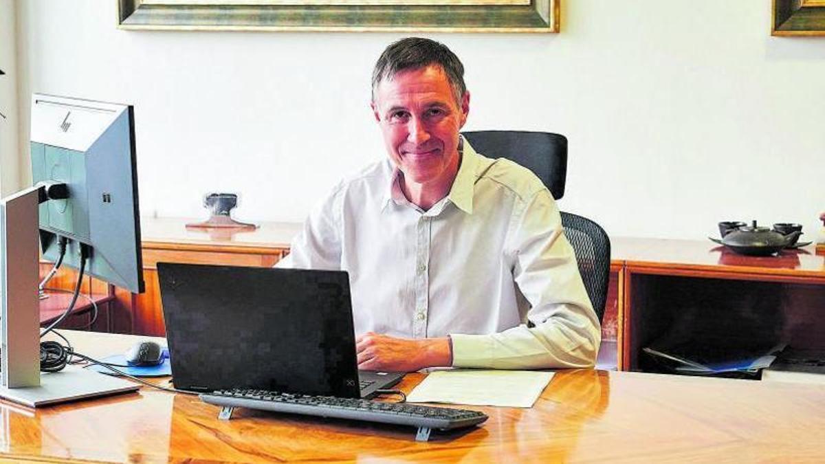 Philippe Meyran en su despacho.