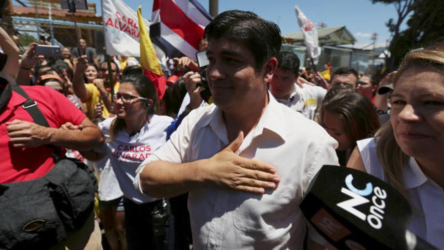 Carlos Alvarado gana las elecciones presidenciales en Costa Rica