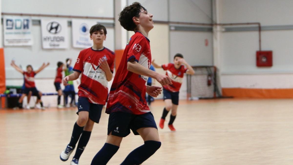 Diego celebra un gol con el Moprisala