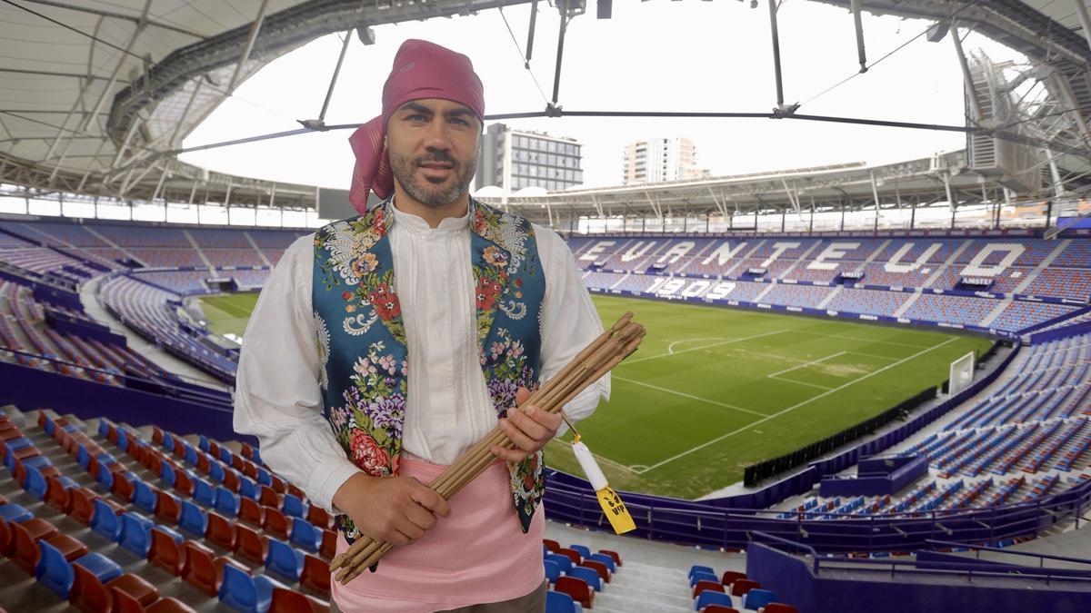 Vicente Iborra, con SUPER en el Ciutat