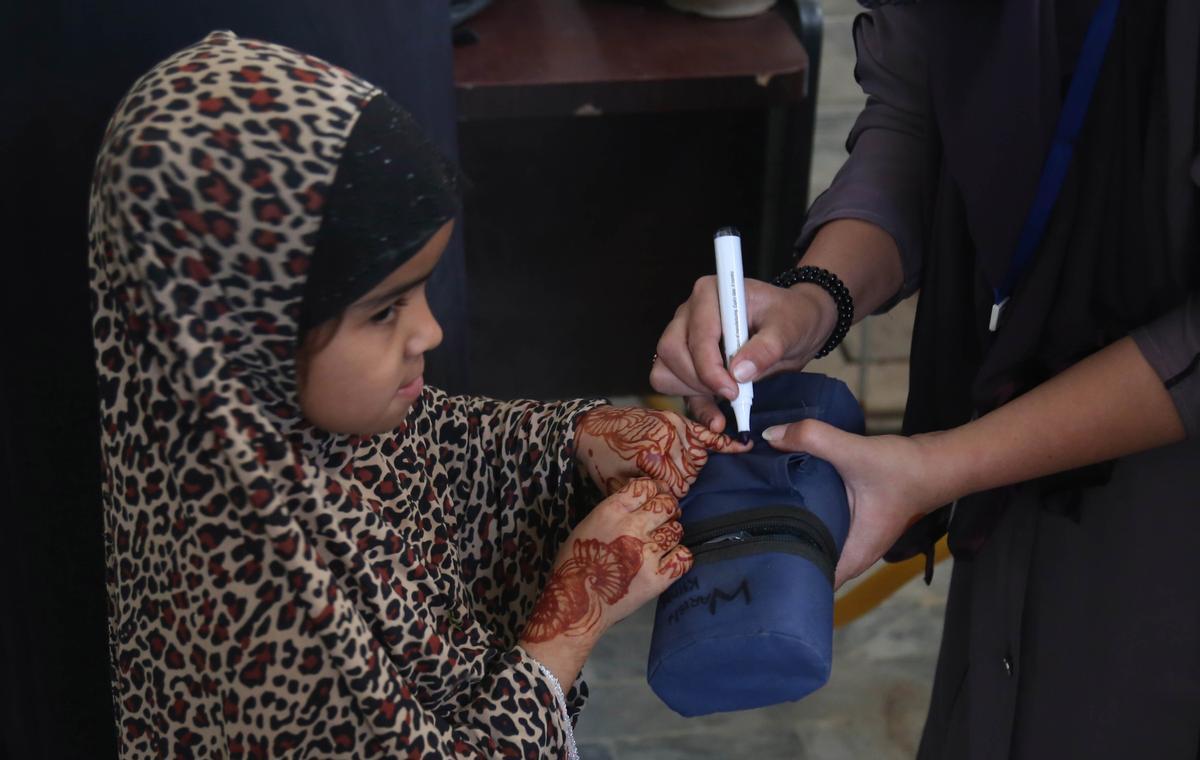 Polio vaccination campaign in Pakistan