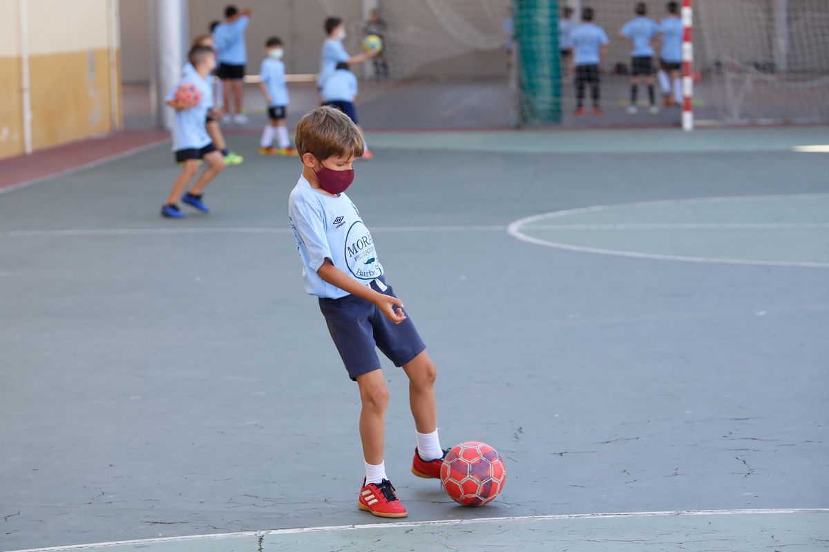 Campus de Futbol Sala en Salesianos dirigido por los hermanos Leal