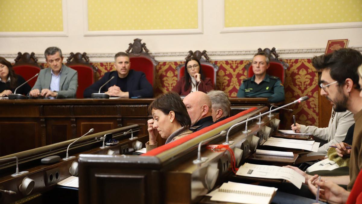 Acto de constitución de la mesa.