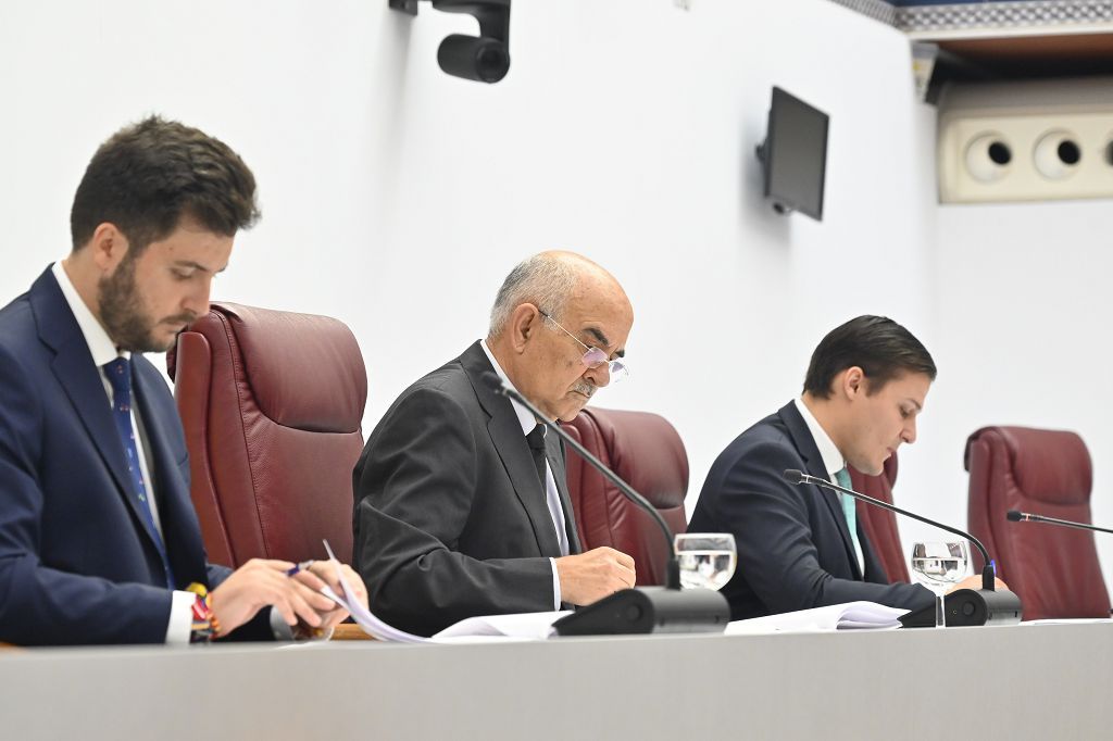Las imágenes de la sesión en la que se ha constituido la Mesa de la Asamblea Regional