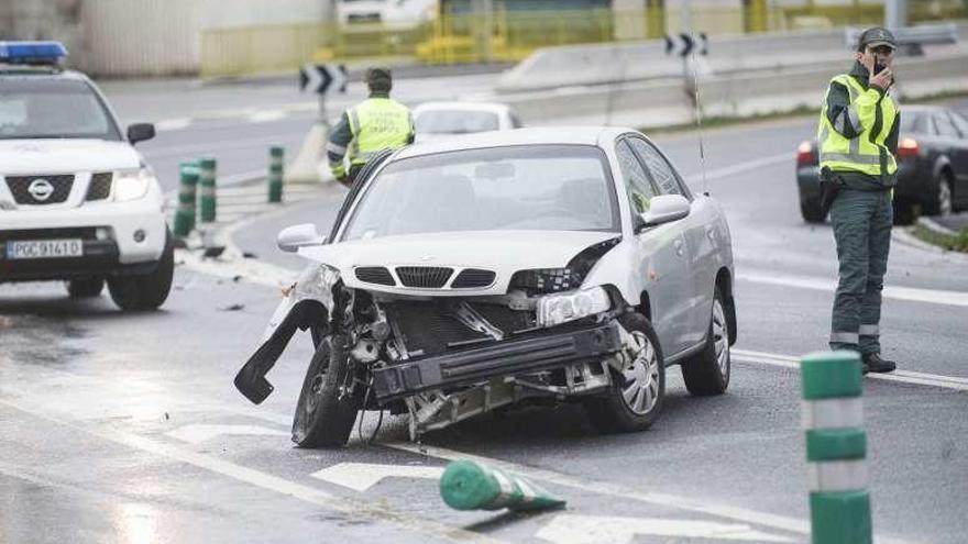 Accidente en 2014 en la N-VI en Oleiros, en la llamada curva de Biona.