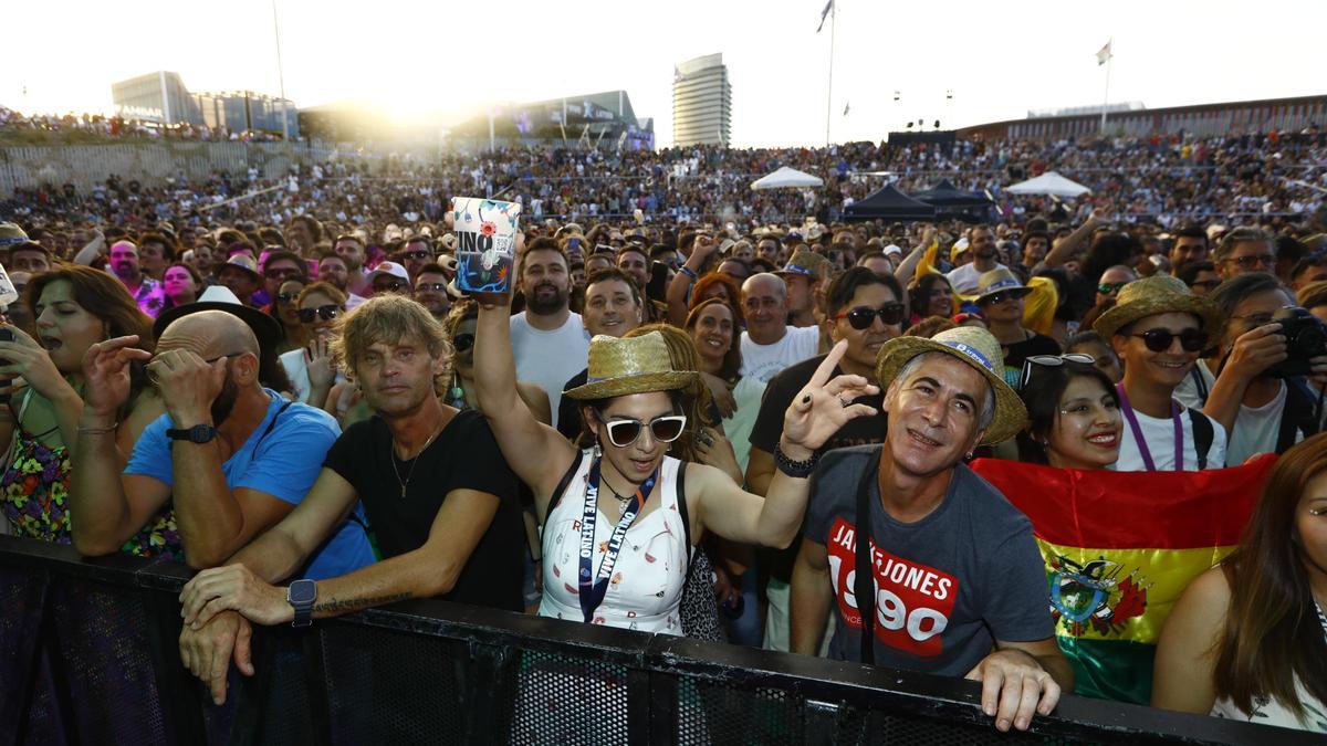 En imágenes | Zaragoza vibra en la primera jornada del Vive Latino