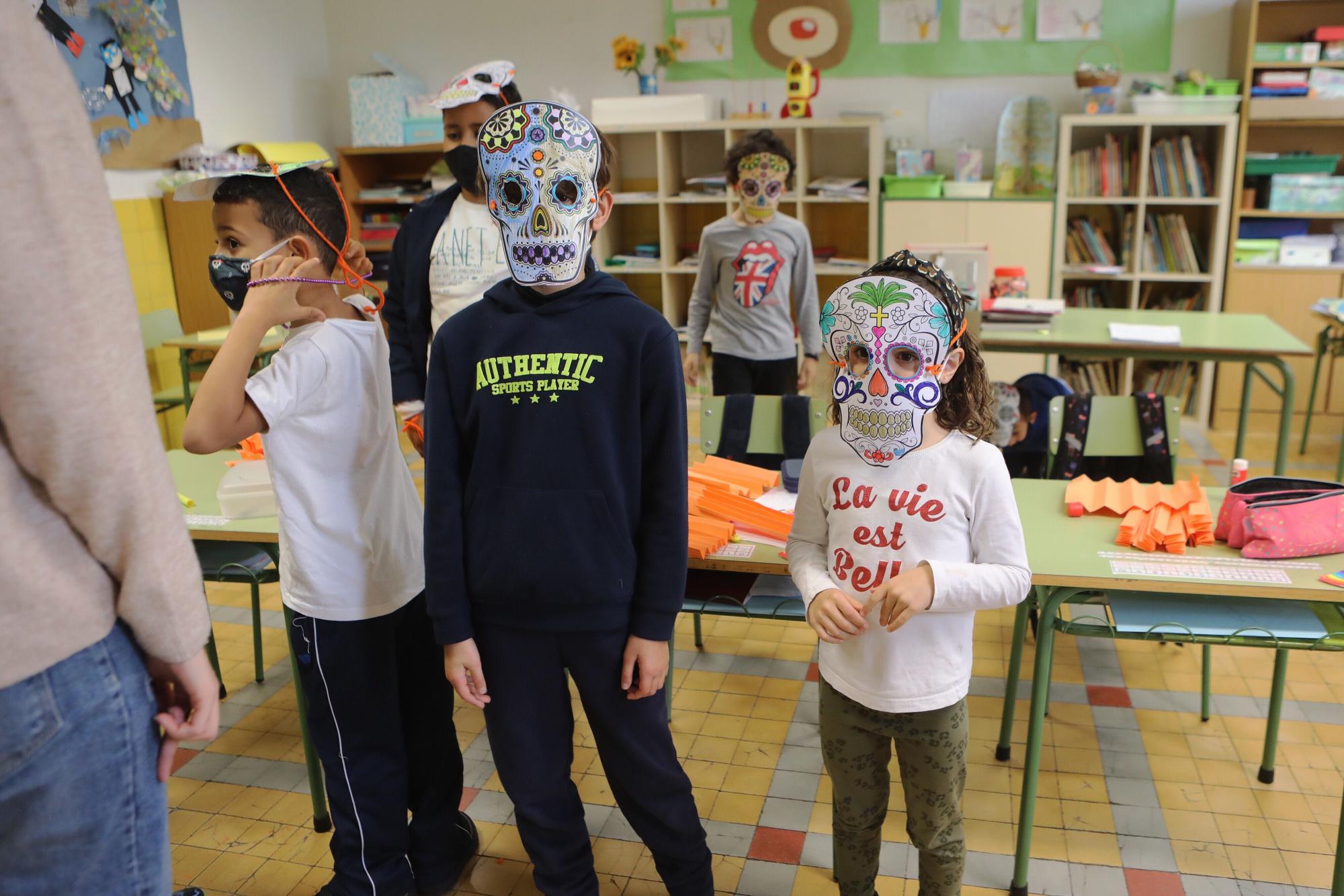 Apertura de los colegios de Oviedo para vivir un puente de miedo