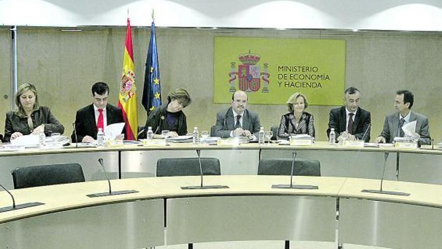 Parte de los asistentes a una reunión del Consejo de Política Fiscal y Financiera.