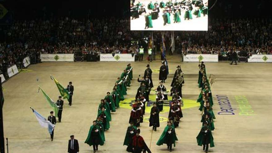 Una de las once agrupaciones que participaron en el tradicional certamen.  // Fotos: Jesús De Arcos