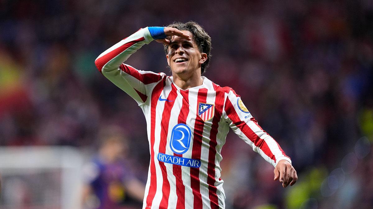 Giuliano Simeone celebra su gol contra el FC Barcelona