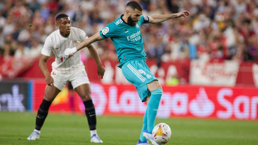 Benzema vuelve a trabajar con el Real Madrid tras su lesión